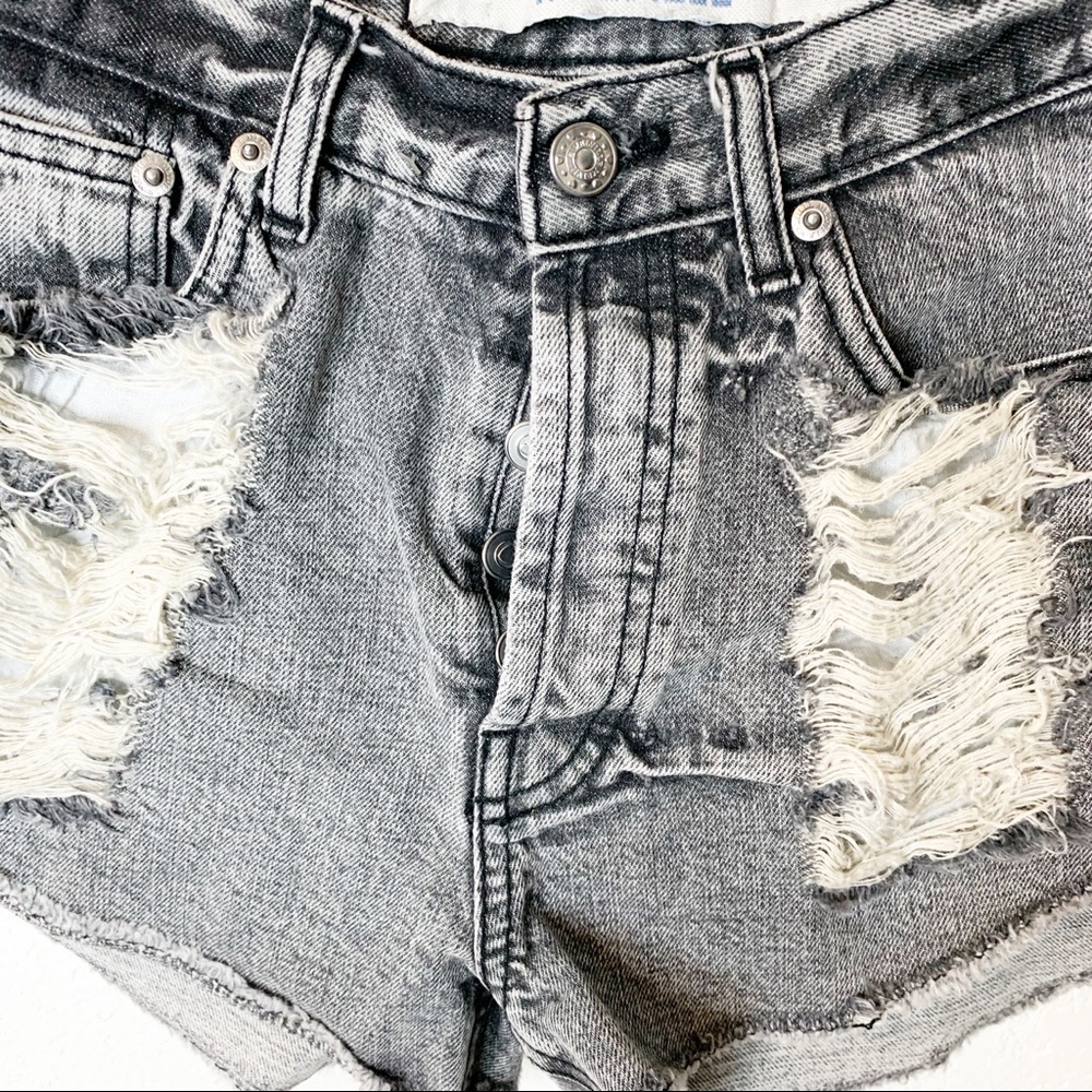 Brandy Melville Distressed Medium Wash Gray Shorts - Picture 4 of 7
